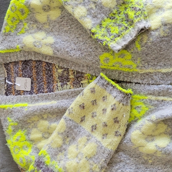 Free People Gather Me Close Cardi cardigan Small yellow Rare Sold Out - Picture 5 of 8